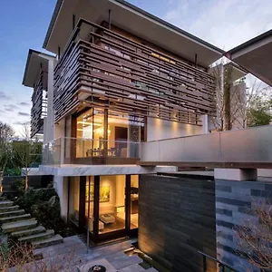 https://yoyos-home.richmond-hotels.com