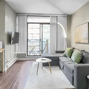 https://top-floor-unit-on-granville-strip-yaletown-area.richmond-hotels.com