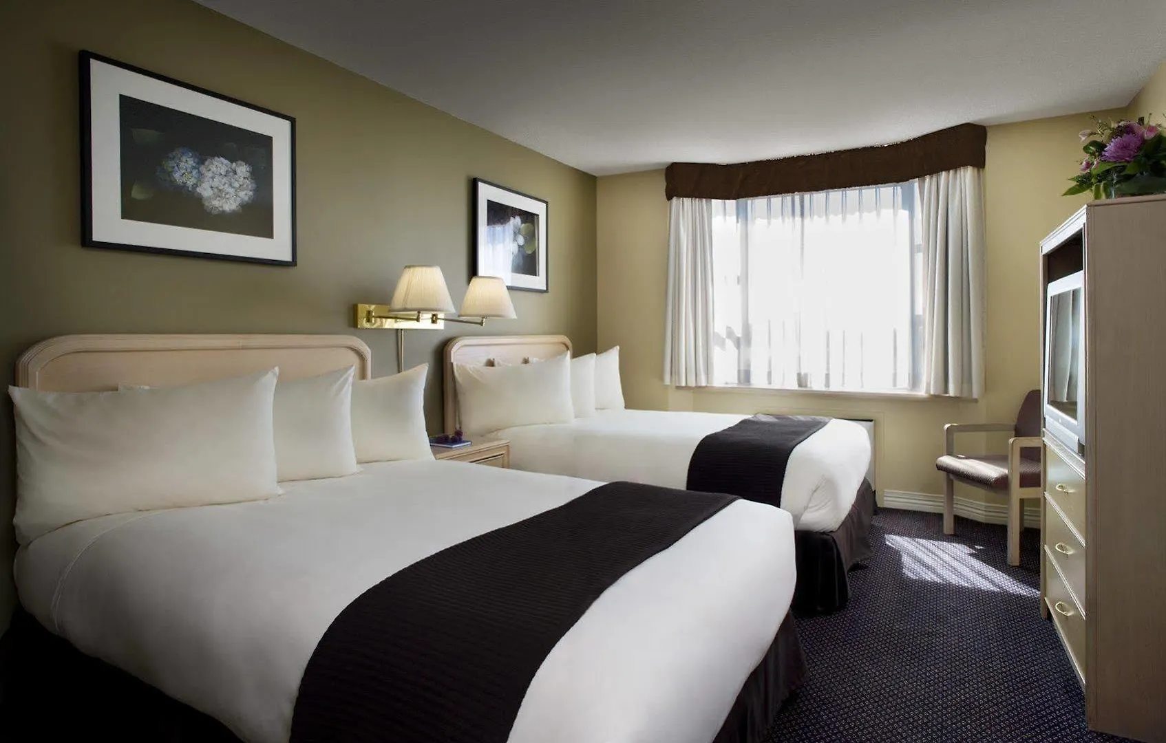 Best Western Plus Vancouver Airport Hotel 3*,